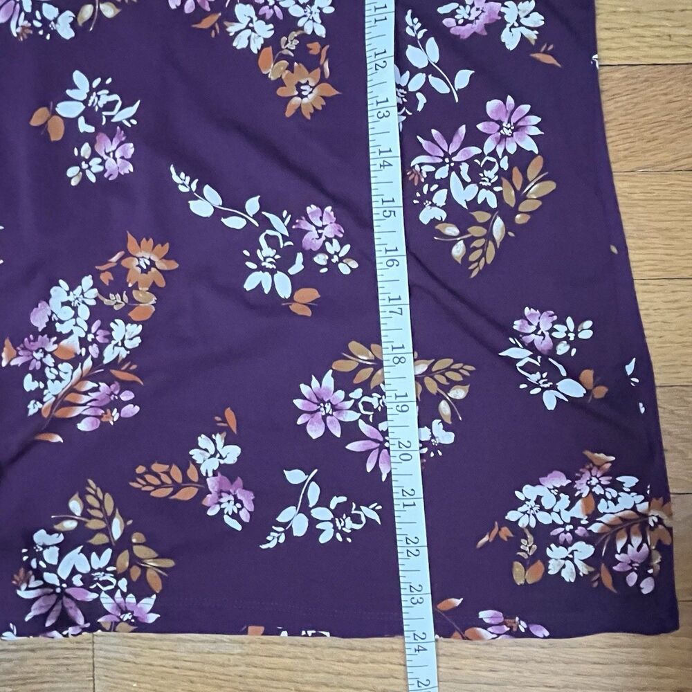 J Jill Wearever Collection Women V-neck Size L Floral Print Purple Top - Picture 7 of 8